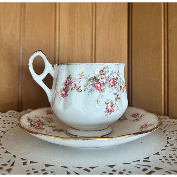 Vintage Elizabethan Rosamund Fine Bone China Footed Teacup Saucer Set Pink Rose - Picture 1 of 8